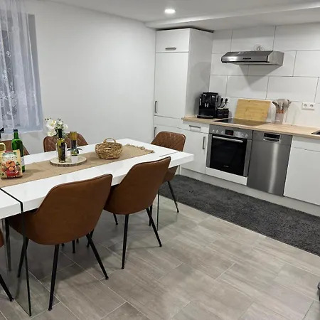 Nyaraló M B Homes Lauterstein 10 *